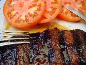 Bife de Chorizo con Tomate